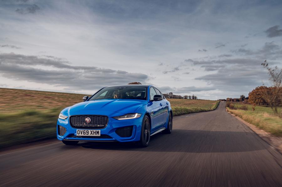  Jaguar XE R-Dynamic Reims Edition 2020 года  (UK) (фото 3 из 84)